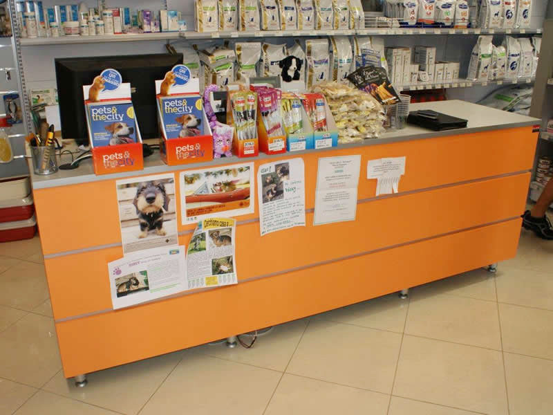 Banco vendita mod.Jolly personalizzabile nei colori fianchi,frontale e top Banco vendita mod.Jolly personalizzabile nei colori fianchi,frontale e top