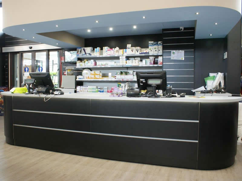 Banco vendita a Isola in colore nero opaco e piano top con LED Banco vendita a Isola in colore nero opaco e piano top con LED