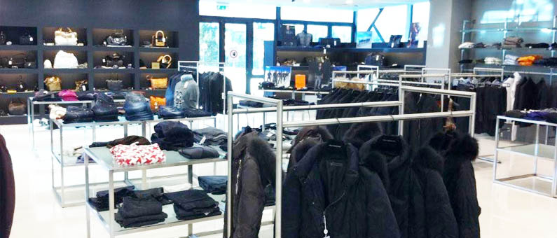 Arredamenti su misura per negozi abbigliamento